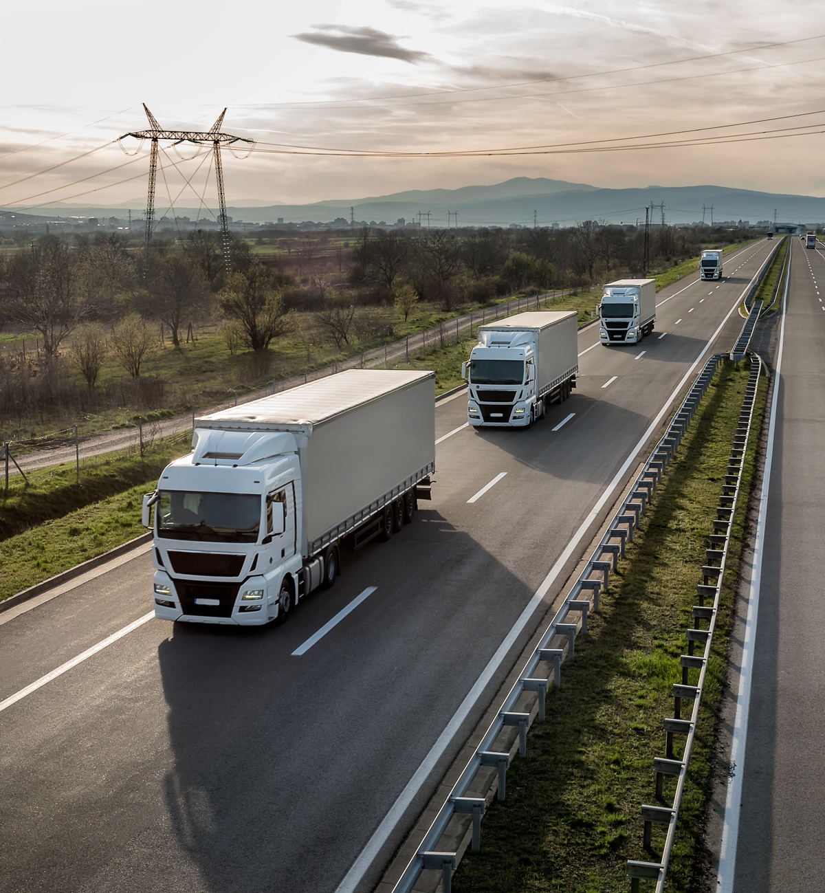 DinA-truck-cross-border-01 千亿国际官方网站图片
